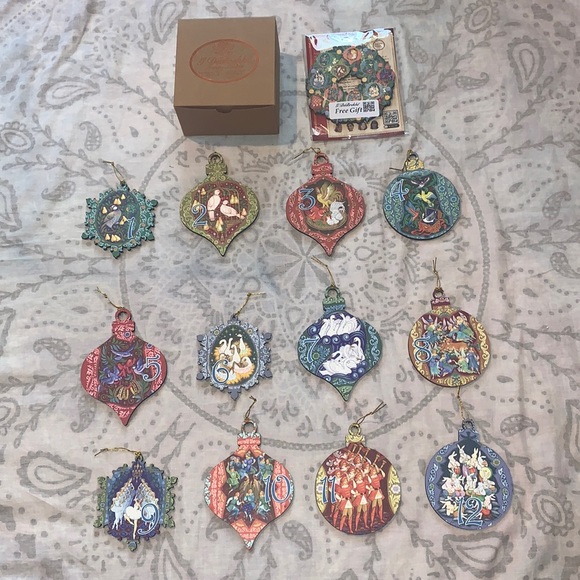 Set of 12 G. DeBrekht 12 Days of Christmas Wood Wooden Ornaments w/ Box + Wreath
